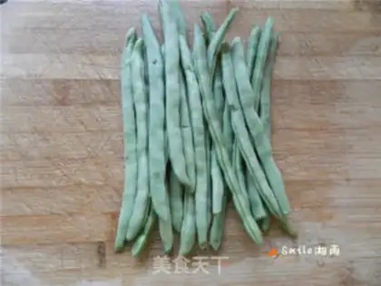 Make Tomato meat and four season beans step 2