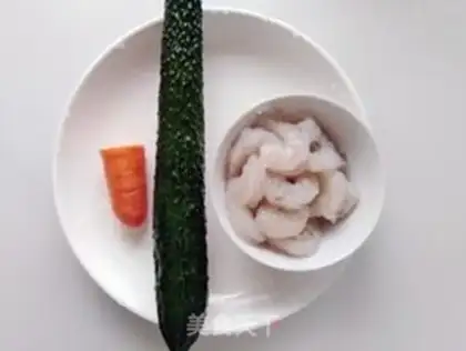 Make cucumber shrimp step 0