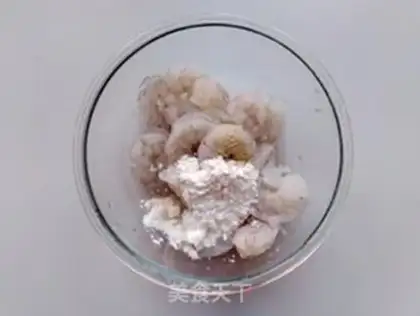Make cucumber shrimp step 1