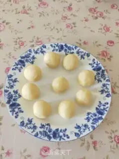Make Homemade rosecakes step 7