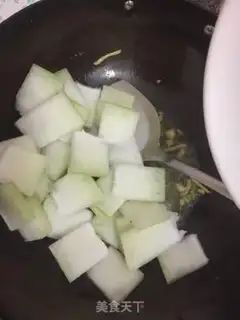 Make Scalloped meat for a melon step 4