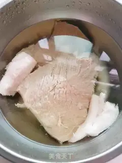 Make Homemade beefballs step 1