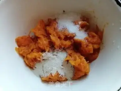 Make Pumpkin rose buns step 0