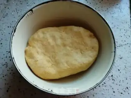 Make Pumpkin rose buns step 1