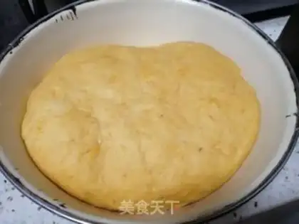 Make Pumpkin rose buns step 2
