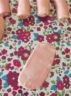 Make Homemade rosecakes step 21
