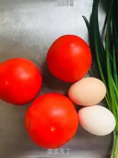 Make Tomato egg noodles step 0