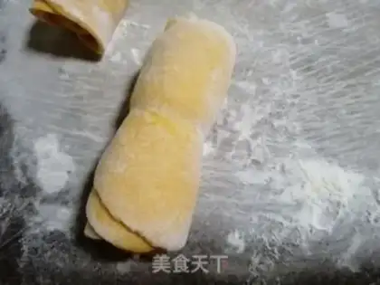 Make Pumpkin rose buns step 6