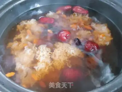 Make "Silver sugar, silver ear soup." step 4