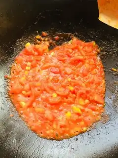Make Tomato egg noodles step 5