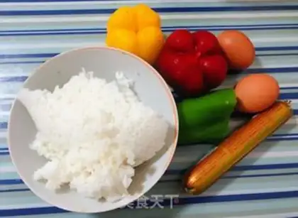 Make Pepper sausage and egg fried rice step 0