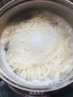 Make Tomato egg noodles step 8