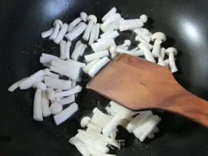 Make Pork eggs, sea mushrooms, tofu step 2