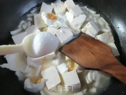 Make Pork eggs, sea mushrooms, tofu step 5