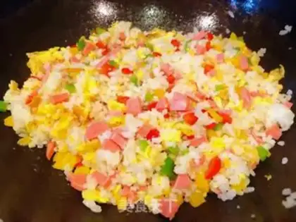 Make Pepper sausage and egg fried rice step 8