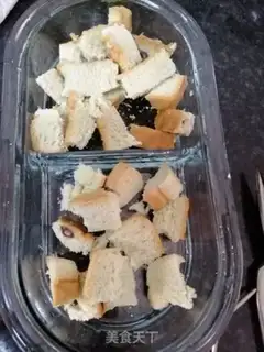 Make Apple sauce and toast pudding step 1