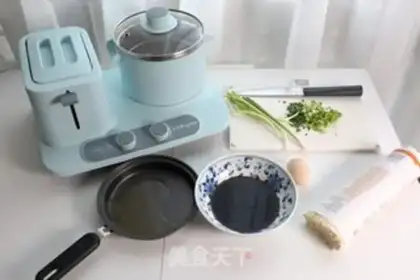 Make Fried egg acid onion noodles step 0