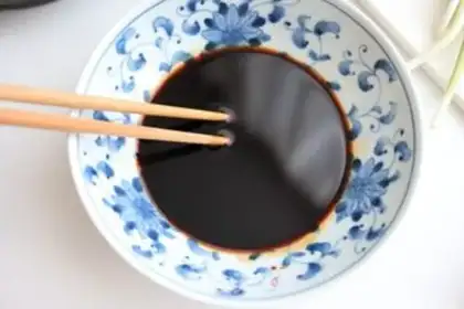 Make Fried egg acid onion noodles step 1
