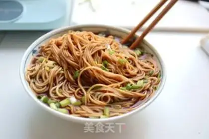 Make Fried egg acid onion noodles step 5