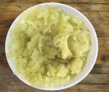 Make Curry chicken juice mashed potatoes step 3