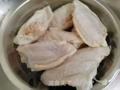 Make Beer and chicken wings step 0