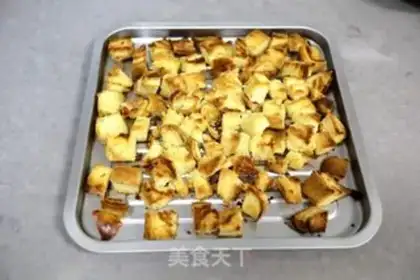 Make Cracker toast salad step 4