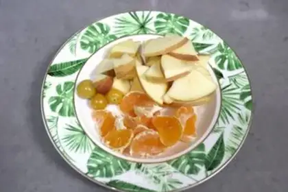 Make Cracker toast salad step 5