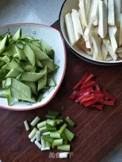 Make cucumber fried abalone step 3