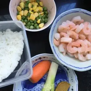 Make Curry shrimp fried rice step 0
