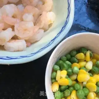 Make Curry shrimp fried rice step 1