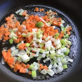 Make Curry shrimp fried rice step 3