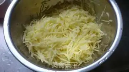 Make Potato pork dumplings step 1