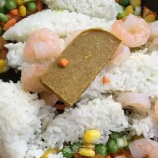 Make Curry shrimp fried rice step 6