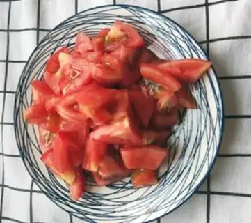 Make Tomato egg soup step 1