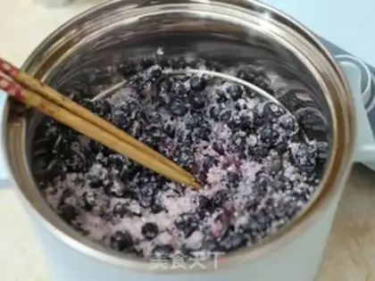 Make Blueberry jam step 1