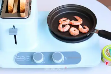 Make Shrimp salmon sandwich step 2
