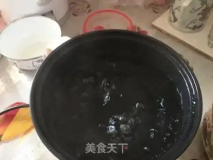 Make Red sugar ice powder step 1