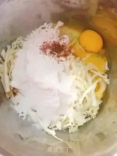Make A cabbage eggcake step 1