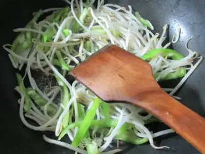 Make Shrimp-flavored green beans step 3