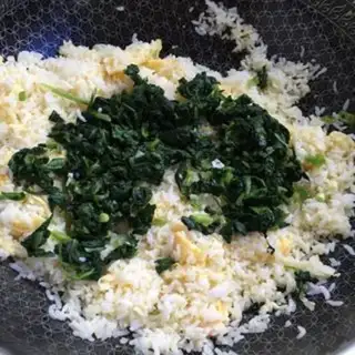 Make Spinach egg fried rice step 6