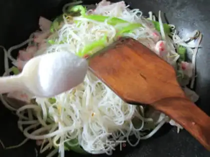 Make Shrimp-flavored green beans step 5
