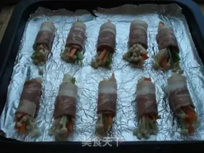 Make Bacon rolls with sand and tea step 3