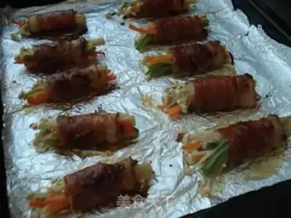 Make Bacon rolls with sand and tea step 5