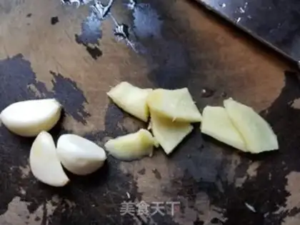 Make A chicken with mushrooms step 2