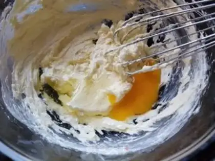 Make Almond sauce bread step 4