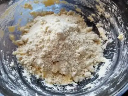 Make Almond sauce bread step 5