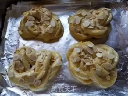 Make Almond sauce bread step 15