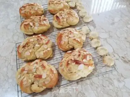 Make Almond sauce bread step 17