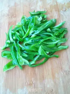 Make Eggs and peppers step 1