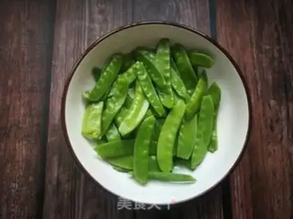 Make Garlic Dutch beans step 0